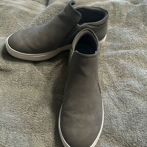 Gray Dr Scholls ankle tennis shoe